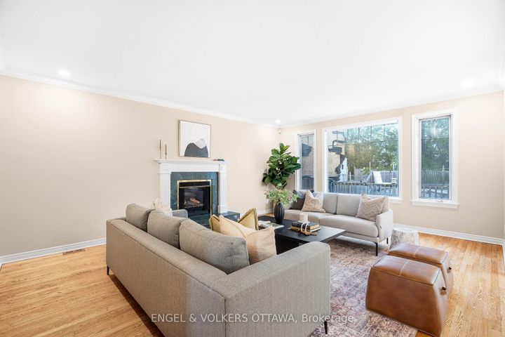 Photo 9 at 5 Cassone Court, Nepean (Pineglen), Ottawa