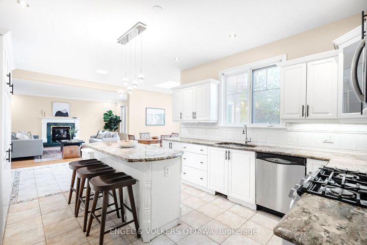 Photo 15 at 5 Cassone Court, Nepean (Pineglen), Ottawa