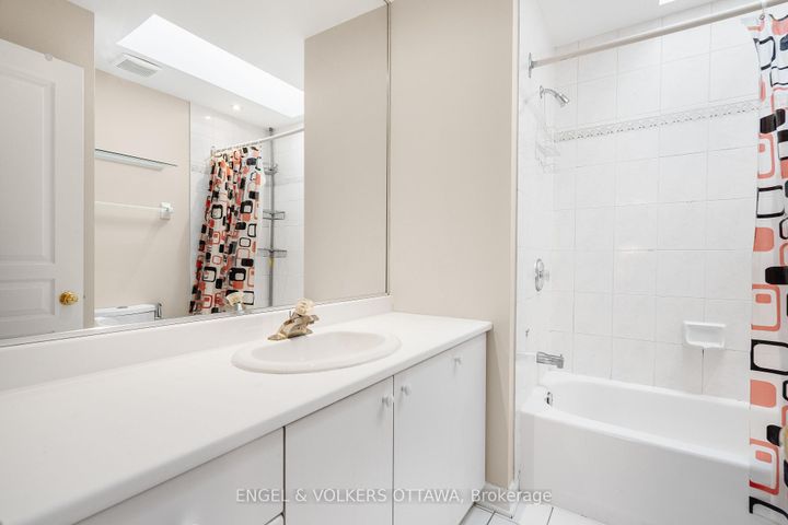 Photo 36 at 5 Cassone Court, Nepean (Pineglen), Ottawa