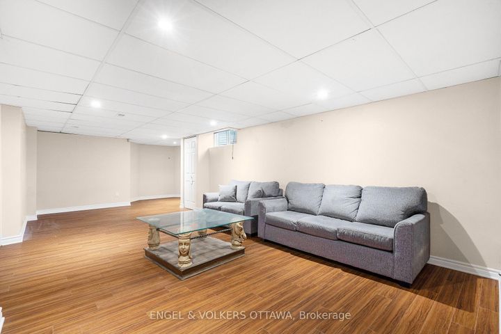 Photo 38 at 5 Cassone Court, Nepean (Pineglen), Ottawa