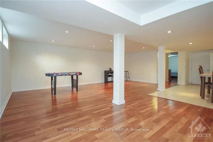 Photo 8 at 45 Hilliard Avenue, Nepean (City View/Skyline/Fisher Heights/Parkwood Hills), Ottawa