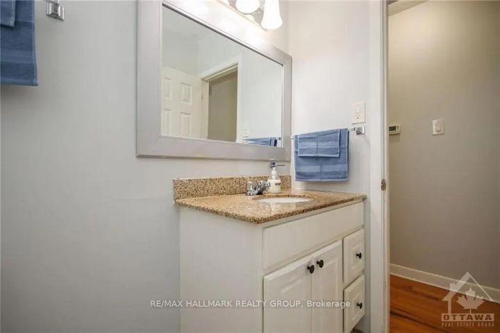 Photo 9 at 45 Hilliard Avenue, Nepean (City View/Skyline/Fisher Heights/Parkwood Hills), Ottawa