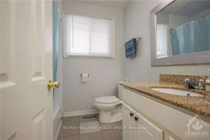Photo 10 at 45 Hilliard Avenue, Nepean (City View/Skyline/Fisher Heights/Parkwood Hills), Ottawa
