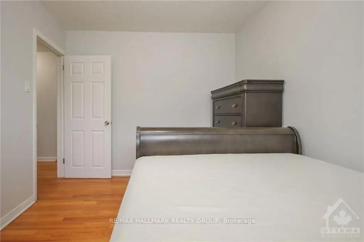 Photo 11 at 45 Hilliard Avenue, Nepean (City View/Skyline/Fisher Heights/Parkwood Hills), Ottawa