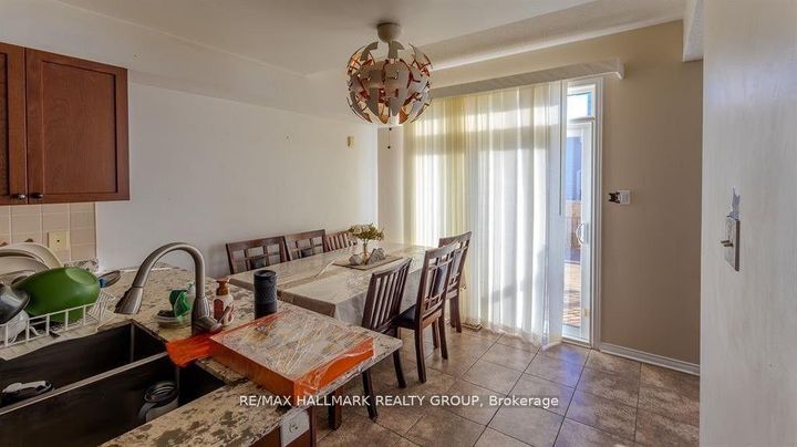 Photo 3 at 39 Chesapeake Crescent, Nepean (Cedargrove/Fraserdale), Ottawa