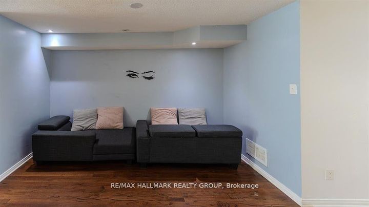 Photo 7 at 39 Chesapeake Crescent, Nepean (Cedargrove/Fraserdale), Ottawa
