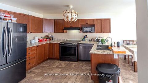 Photo 1 at 39 Chesapeake Crescent, Nepean (Cedargrove/Fraserdale), Ottawa