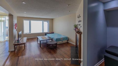 Photo 2 at 39 Chesapeake Crescent, Nepean (Cedargrove/Fraserdale), Ottawa
