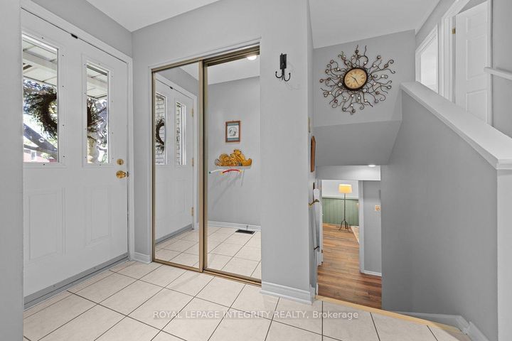 Photo 2 at 30 Biscayne Crescent, Nepean (Borden Farm/Stewart Farm/Carleton Heights/Parkwood Hills), Ottawa