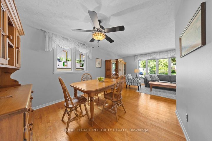 Photo 7 at 30 Biscayne Crescent, Nepean (Borden Farm/Stewart Farm/Carleton Heights/Parkwood Hills), Ottawa