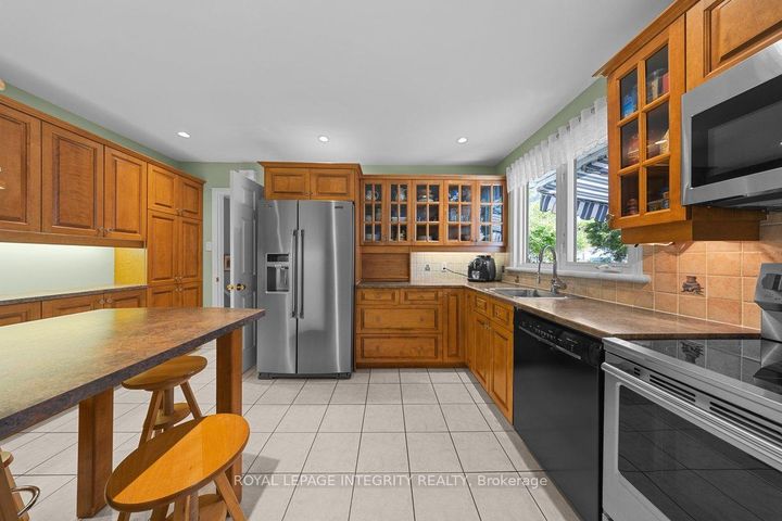 Photo 9 at 30 Biscayne Crescent, Nepean (Borden Farm/Stewart Farm/Carleton Heights/Parkwood Hills), Ottawa