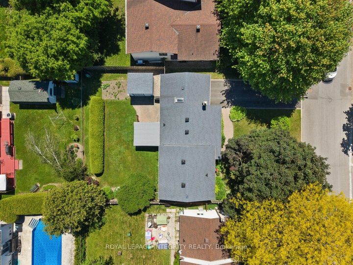 Photo 35 at 30 Biscayne Crescent, Nepean (Borden Farm/Stewart Farm/Carleton Heights/Parkwood Hills), Ottawa