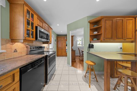 Photo 10 at 30 Biscayne Crescent, Nepean (Borden Farm/Stewart Farm/Carleton Heights/Parkwood Hills), Ottawa
