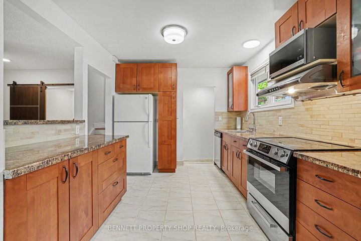 Photo 7 at 2736 Stone Crescent, Nepean (Redwood Park), Ottawa