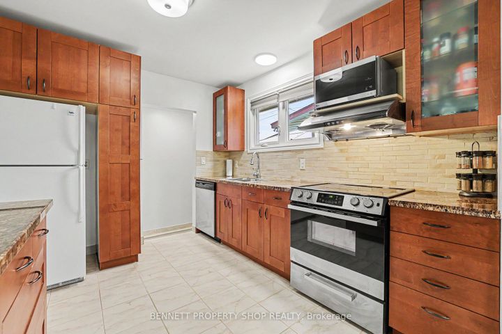 Photo 8 at 2736 Stone Crescent, Nepean (Redwood Park), Ottawa