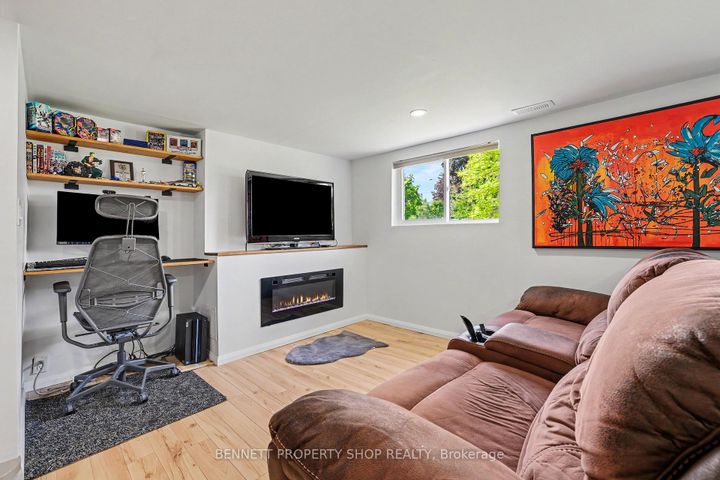 Photo 18 at 2736 Stone Crescent, Nepean (Redwood Park), Ottawa