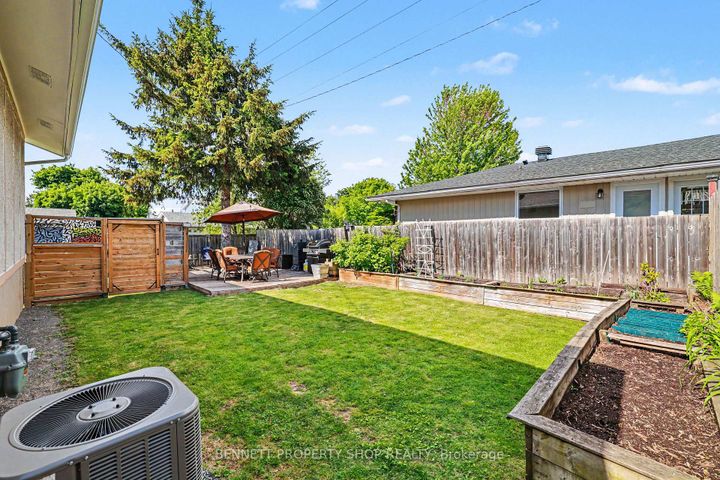Photo 23 at 2736 Stone Crescent, Nepean (Redwood Park), Ottawa