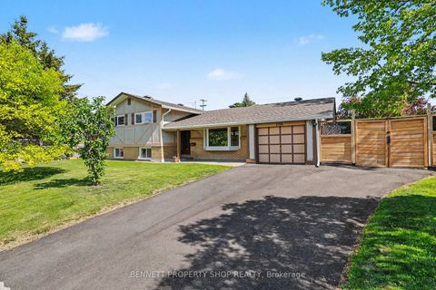Photo 1 at 2736 Stone Crescent, Nepean (Redwood Park), Ottawa