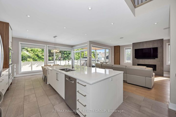 Photo 13 at 88 Withrow Avenue, Nepean (Meadowlands/St. Claire Gardens), Ottawa