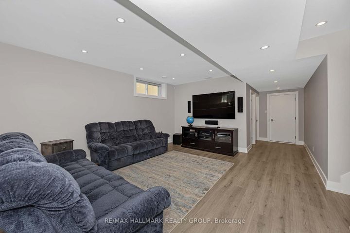 Photo 32 at 88 Withrow Avenue, Nepean (Meadowlands/St. Claire Gardens), Ottawa