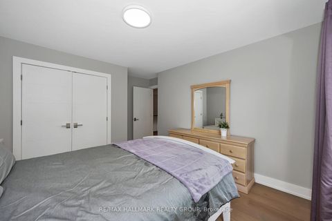 Photo 23 at 88 Withrow Avenue, Nepean (Meadowlands/St. Claire Gardens), Ottawa