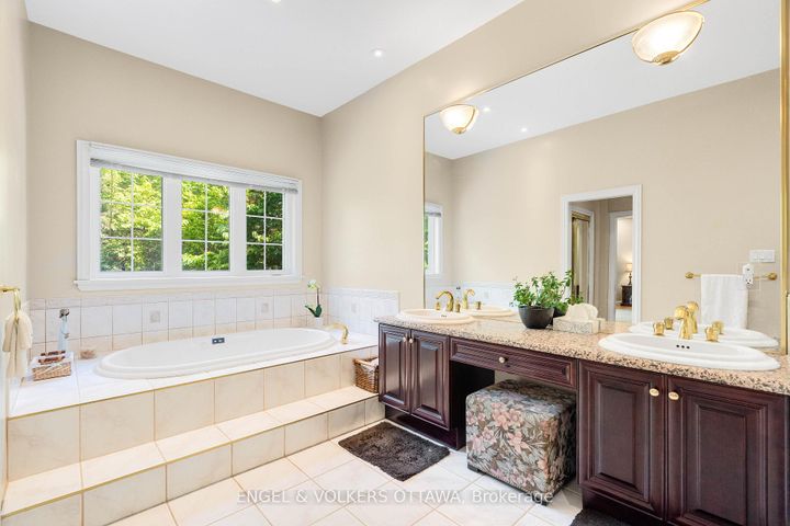 Photo 22 at 5 Countryside Green, Nepean (Cedar Hill/Orchard Estates), Ottawa