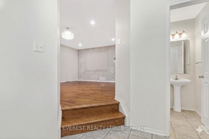 Photo 6 at 153 Cresthaven Drive, Nepean (Barrhaven East), Ottawa