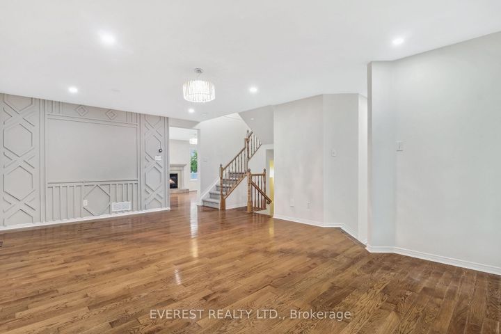 Photo 9 at 153 Cresthaven Drive, Nepean (Barrhaven East), Ottawa