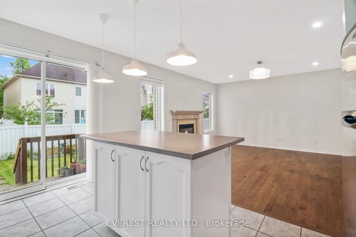 Photo 15 at 153 Cresthaven Drive, Nepean (Barrhaven East), Ottawa