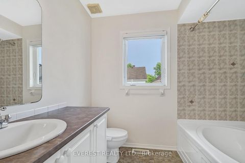 Photo 18 at 153 Cresthaven Drive, Nepean (Barrhaven East), Ottawa