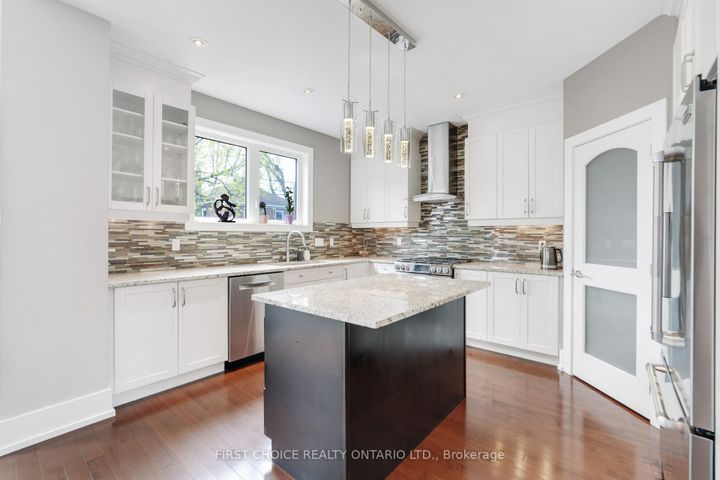 Photo 9 at 38 Withrow Avenue, Nepean (Meadowlands/St. Claire Gardens), Ottawa