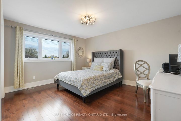 Photo 27 at 38 Withrow Avenue, Nepean (Meadowlands/St. Claire Gardens), Ottawa