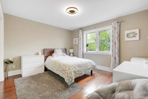 Photo 24 at 38 Withrow Avenue, Nepean (Meadowlands/St. Claire Gardens), Ottawa