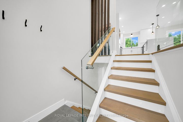 Photo 3 at 53 Overlake Drive, Nepean (Borden Farm/Stewart Farm/Carleton Heights/Parkwood Hills), Ottawa