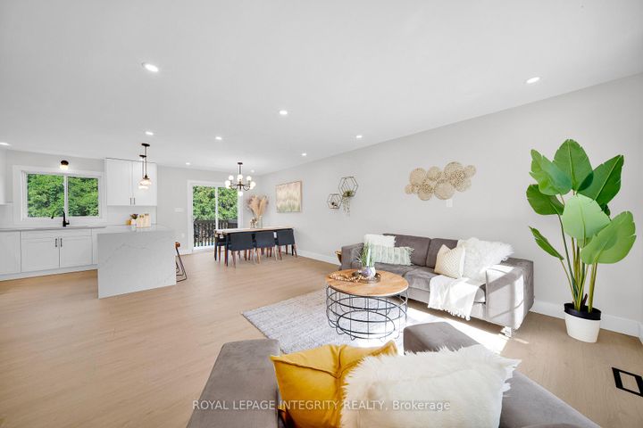 Photo 7 at 53 Overlake Drive, Nepean (Borden Farm/Stewart Farm/Carleton Heights/Parkwood Hills), Ottawa