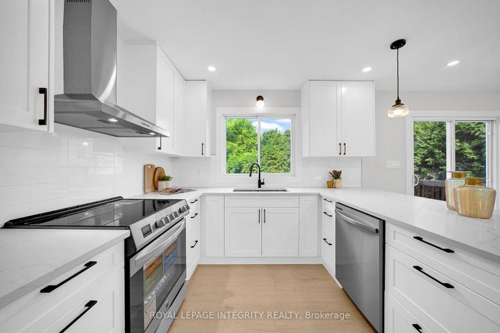 Photo 16 at 53 Overlake Drive, Nepean (Borden Farm/Stewart Farm/Carleton Heights/Parkwood Hills), Ottawa