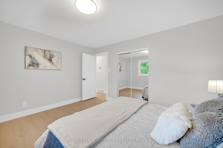 Photo 23 at 53 Overlake Drive, Nepean (Borden Farm/Stewart Farm/Carleton Heights/Parkwood Hills), Ottawa