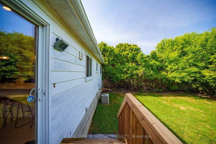 Photo 40 at 53 Overlake Drive, Nepean (Borden Farm/Stewart Farm/Carleton Heights/Parkwood Hills), Ottawa