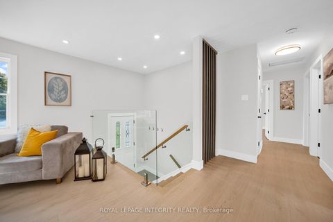 Photo 4 at 53 Overlake Drive, Nepean (Borden Farm/Stewart Farm/Carleton Heights/Parkwood Hills), Ottawa