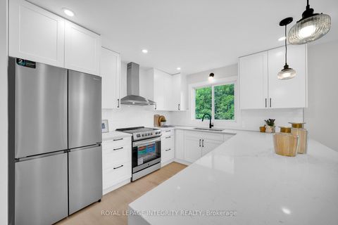 Photo 15 at 53 Overlake Drive, Nepean (Borden Farm/Stewart Farm/Carleton Heights/Parkwood Hills), Ottawa