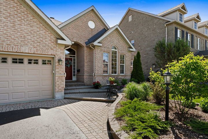 Photo 2 at 19 Fencerow Way, Nepean (Stonebridge), Ottawa
