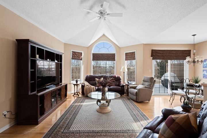 Photo 9 at 19 Fencerow Way, Nepean (Stonebridge), Ottawa