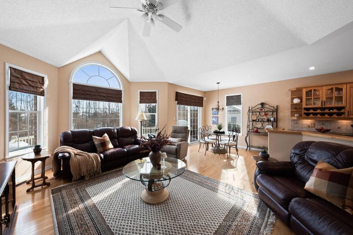 Photo 10 at 19 Fencerow Way, Nepean (Stonebridge), Ottawa
