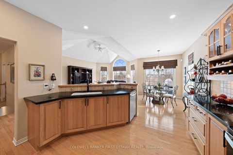 Photo 19 at 19 Fencerow Way, Nepean (Stonebridge), Ottawa