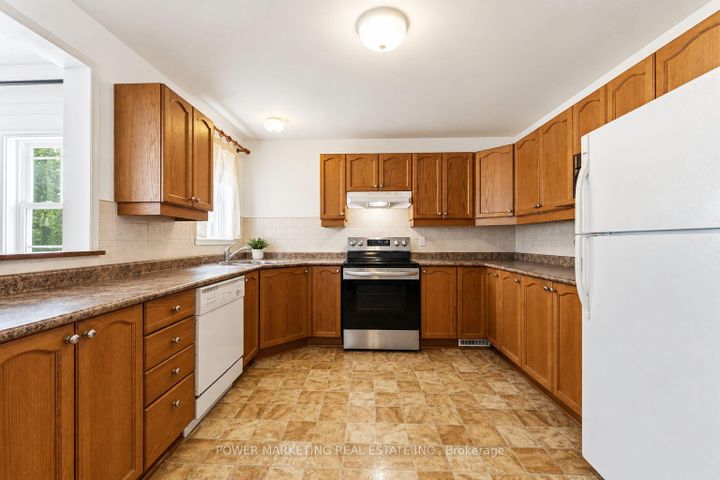 Photo 5 at 37 Cresthaven Drive, Nepean (Barrhaven East), Ottawa