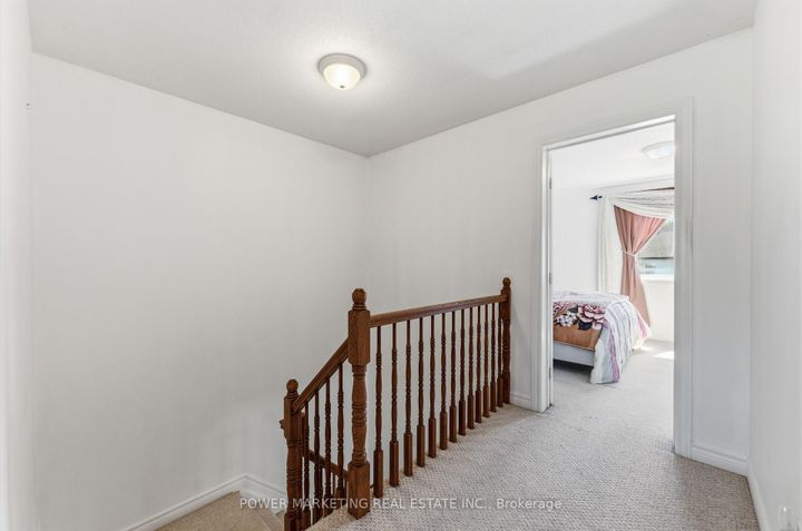 Photo 8 at 37 Cresthaven Drive, Nepean (Barrhaven East), Ottawa