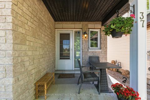 Photo 1 at 37 Cresthaven Drive, Nepean (Barrhaven East), Ottawa