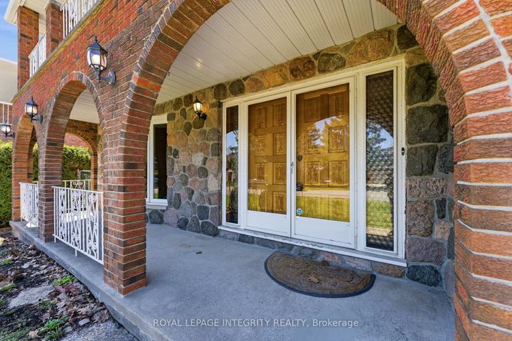 Photo 2 at 10 Parmalea Crescent, Nepean (Pineglen/Country Place), Ottawa