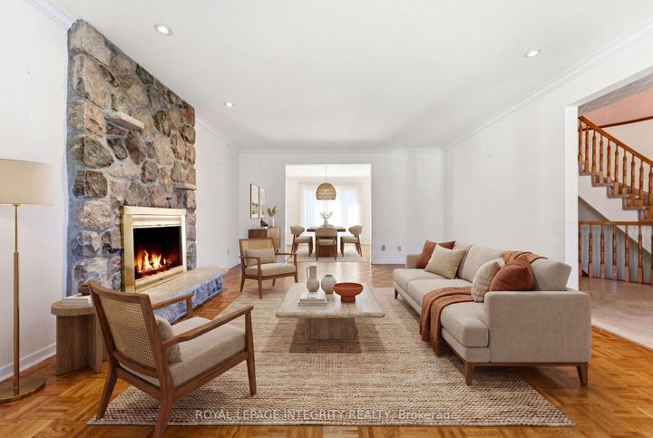 Photo 4 at 10 Parmalea Crescent, Nepean (Pineglen/Country Place), Ottawa