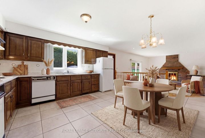 Photo 8 at 10 Parmalea Crescent, Nepean (Pineglen/Country Place), Ottawa